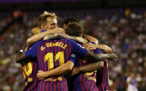 Barcelona sufre para ganar al Valladolid y asume el liderato de la Liga