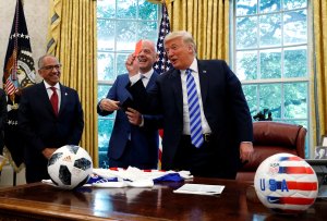 Trump recibió a Gianni Infantino para hablar del Mundial de 2026