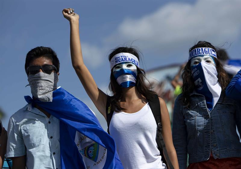 Cientos de nicaragüenses caminan para exigir la libertad de los presos políticos