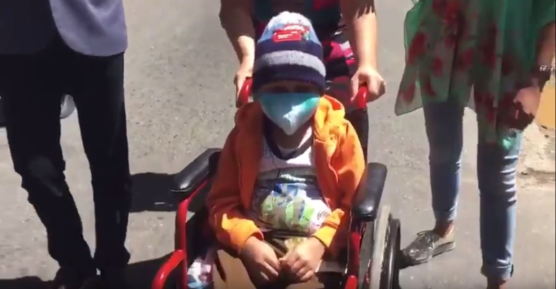 EN VIDEO: Niño paciente oncológico encabeza marcha del sector salud en Caracas #16Ago