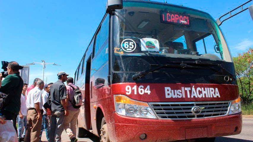 El aumento no fue suficiente para reactivar el transporte público en San Cristóbal