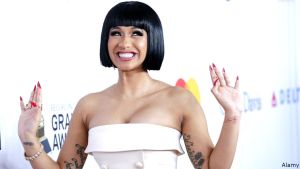 ¡UFF! Los COCOS de Cardi B, cubiertos solo por unos diamantes chiquititos (FOTOS)