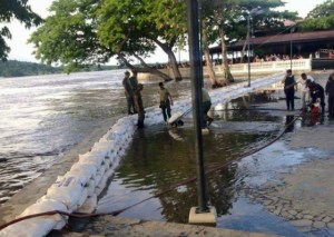 El Río Orinoco está a punto de desbordarse en el Mirador Angostura (FOTOS)
