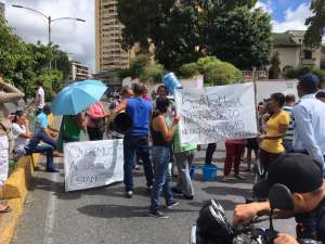 Habitantes de Los Teques protestan ante la falta de agua, comida y gas doméstico #22Ago (video)