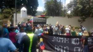 Los carabobeños protestaron a las puertas de la residencia del Gobernador #20Ago (fotos)