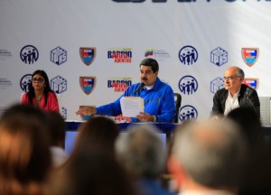 Maduro pide regular los precios de todos los medicamentos en Venezuela