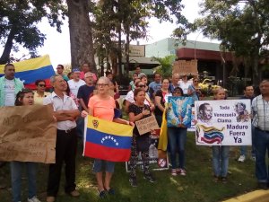 Protestan en Naguanagua por paquetazo de Maduro #20Ago