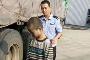 Un niño chino de 9 años viaja mil kilómetros de polizón en un camión
