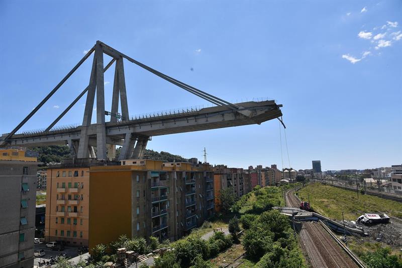 Fiscalía de Génova investiga a 20 personas por el derrumbe del puente