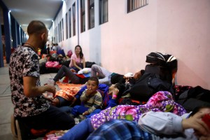 Mujeres y niños migrantes de Venezuela están más expuestos a explotación sexual y laboral, advierten expertos