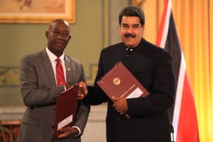 Al menos 250 venezolanos exigen a Trinidad y Tobago reabrir permiso de estadía formal