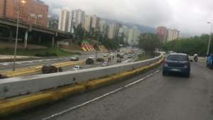 Huyó cubierta de sangre por las calles de Caracas luego que otra mujer la hiriera “por celos”