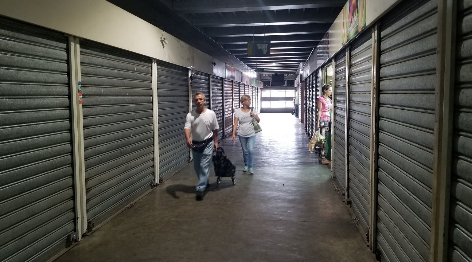 Locales comerciales amanecen cerrados tras el “Madurazo” #18Ago (Fotos)