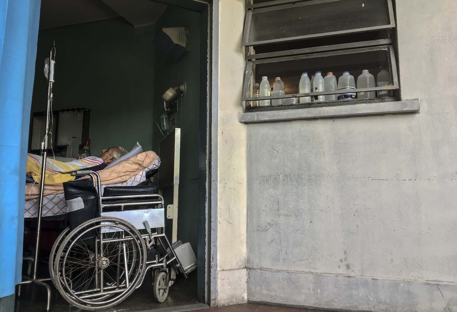 ONU y OEA denuncian muertes por escasez de medicamentos, falta de higiene y deterioro de hospitales en Venezuela