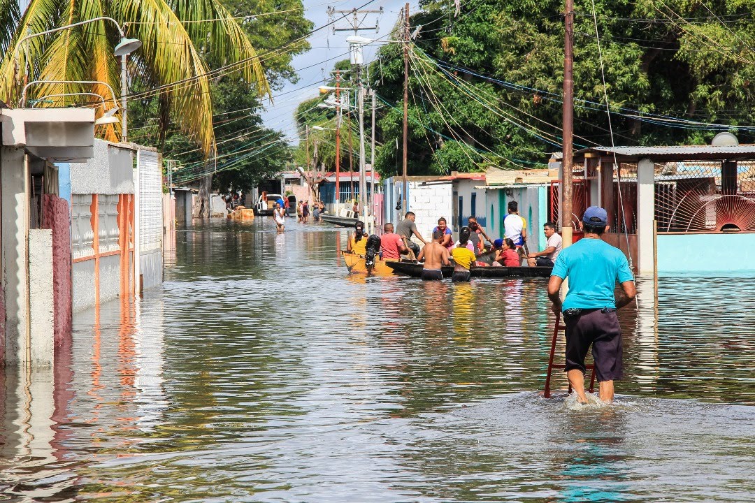 Más de 180 familias y 150 casas afectadas por inundaciones en sector La Toma de Catedral en Ciudad Bolívar (Fotos)
