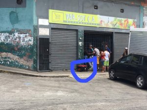 El ingenio de los comerciantes en los alrededores de Miraflores tras apagón (Foto y video)