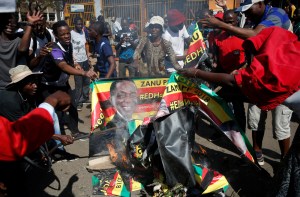 Disparos y lacrimógenas contra manifestantes en Zimbabue