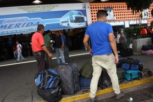 Los pasajes los cobran en dólares en terminal de pasajeros de Táchira