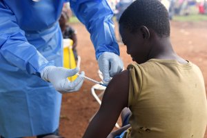 Nuevo brote de ébola en Congo es el más grave en el país en última década