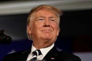 Trump autoriza sanciones si hay injerencia en comicios legislativos en EEUU