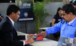 ¿Ahorros en oro? Venezolanos desconfían del plan del Gobierno