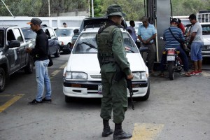 La gasolina en Táchira se compra en pesos
