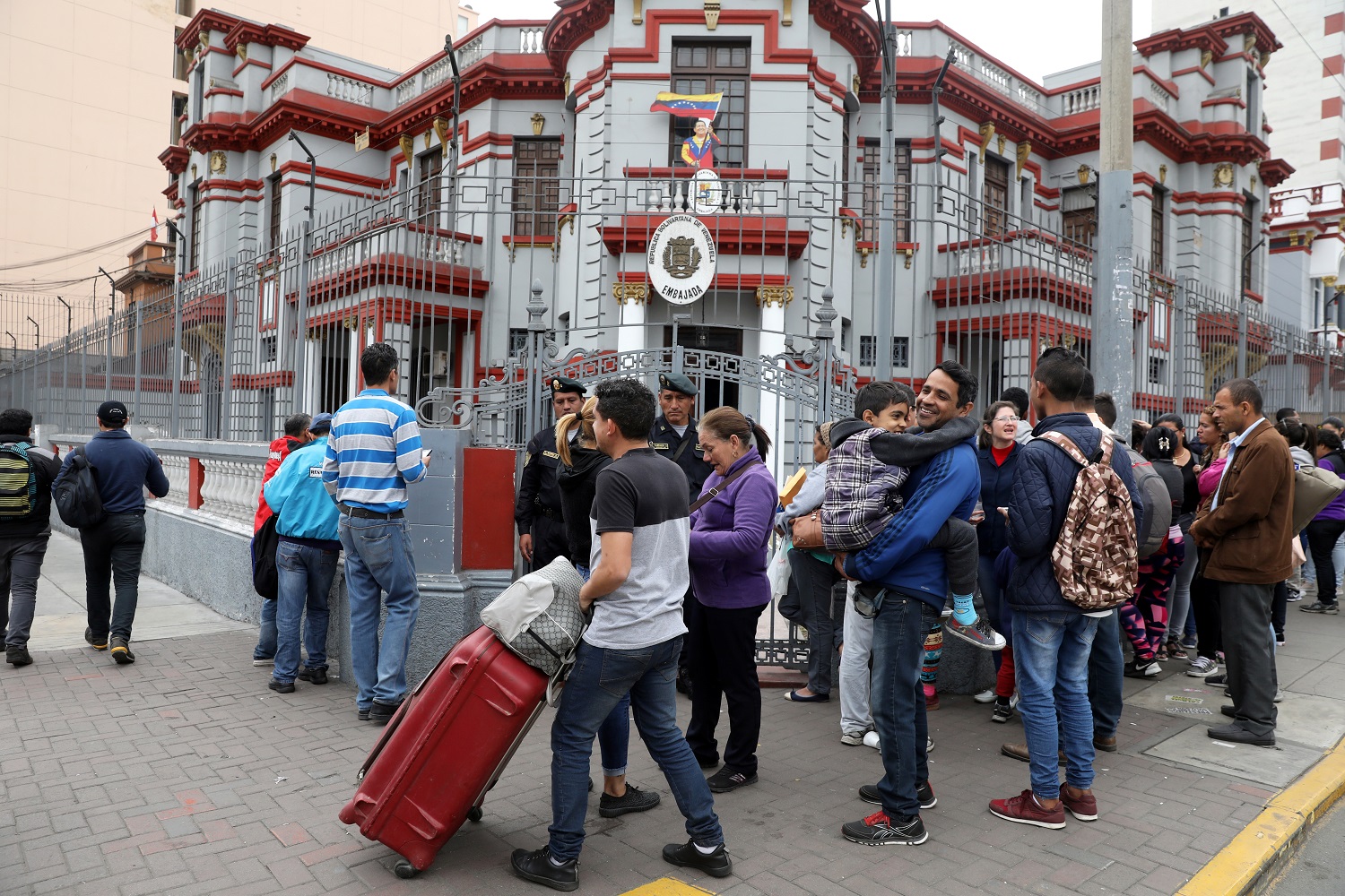 Noventa venezolanos regresan de Perú… un número equivalente al que ingresa a ese país cada media hora