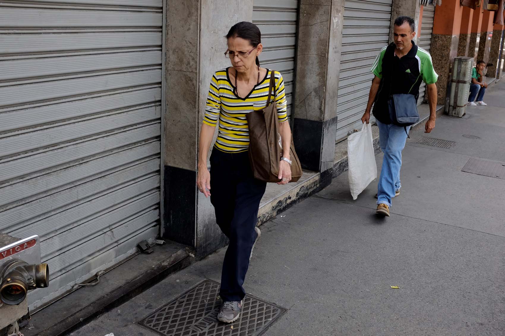 Mega incremento salarial de Maduro hiere de muerte a 40% de los comercios venezolanos