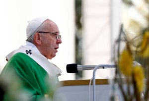 El papa Francisco pide atención para detectar rebrotes de ideologías totalitarias