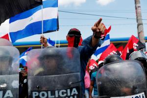 Asedio y ataque a caravana marcan la nueva jornada de crisis en Nicaragua