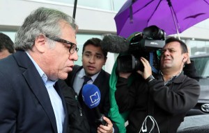 En Video: Un venezolano en la frontera le pide ayuda a Luis Almagro entre lágrimas