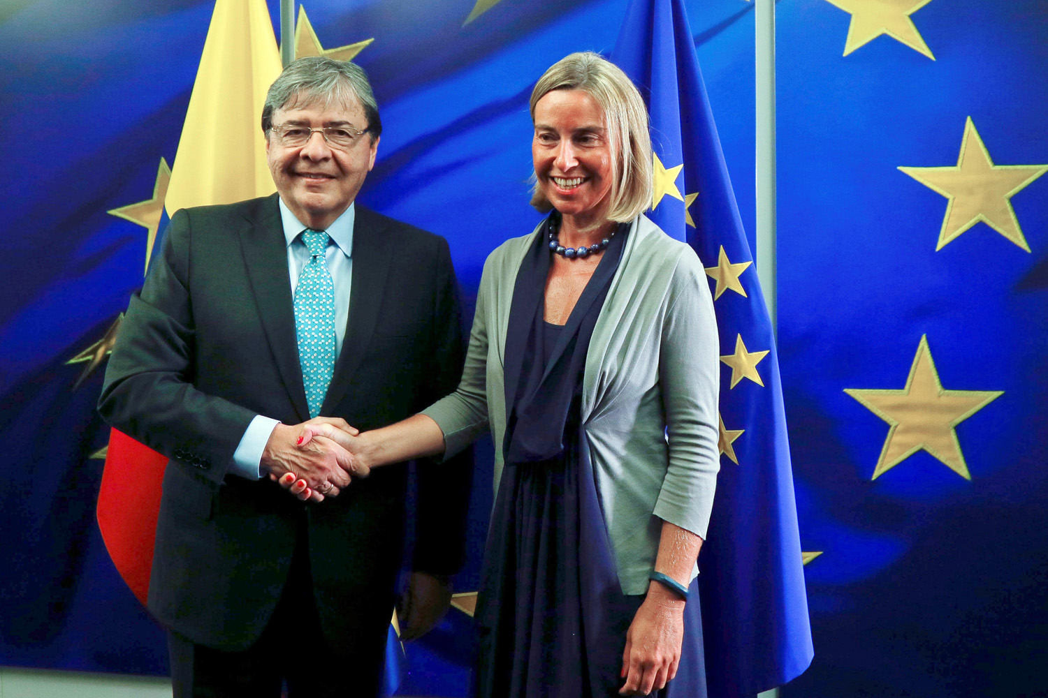 Canciller colombiano aborda con UE crisis de Venezuela