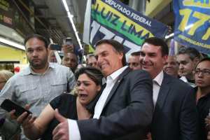 Bolsonaro descarta participar en debates electorales, pese a probable alta médica