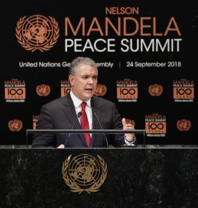 Gobierno de Colombia se siente inspirado en Mandela para acoger a venezolanos