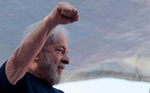 Tribunal Superior Electoral de Brasil prohíbe anuncios de campaña con Lula como candidato