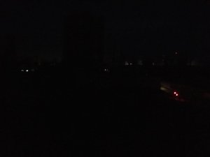 Luego de 12 horas en oscurana, marabinos reportan llegada del servicio eléctrico por zonas #16Oct