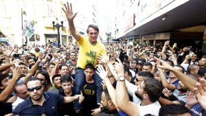 Hombre que apuñaló a candidato brasileño Jair Bolsonaro es admirador de Maduro