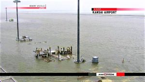 En Video: Inundado el aeropuerto nipón de Osaka por el paso del fuerte tifón Jebi