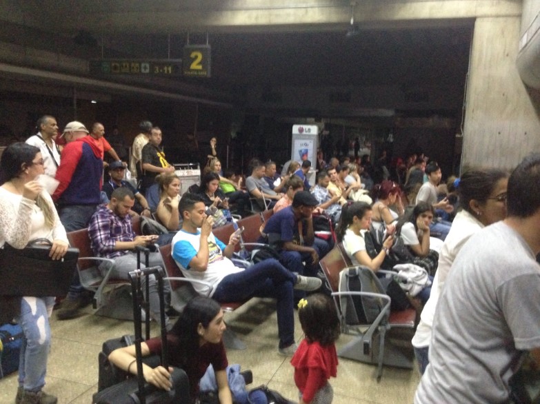 Aeropuerto de Maiquetía se encuentra sin servicio eléctrico #07Sep