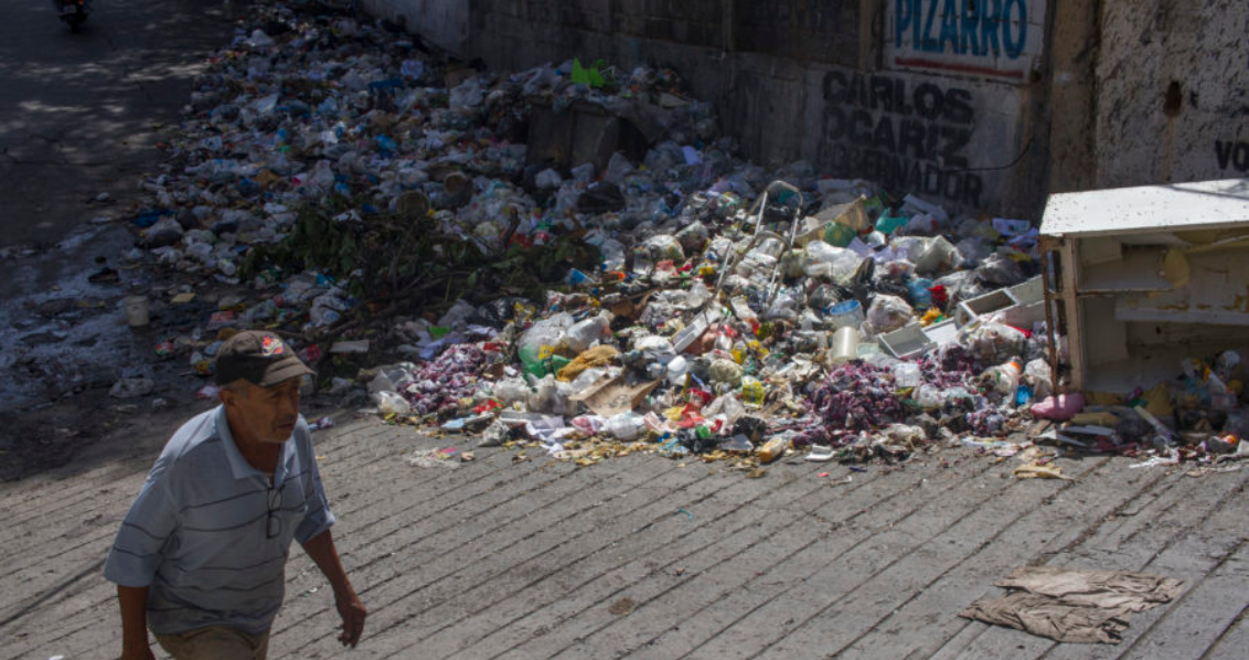 Consejo Comunal El Cerrito:  En Petare ni agua, ni luz, ni gas; solo abunda la basura (Fotos)