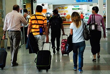 Denuncian dolarización en la venta de pasajes aéreos en Margarita