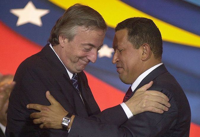 La historia secreta de los bonos del Sur con los que ganaron mucha plata Chávez y Kirchner