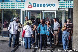 Los créditos en Venezuela se redujeron 92,38 % en un año