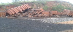 Se descarrilan 82 vagones de tren de Ferrominera Orinoco (FOTOS)