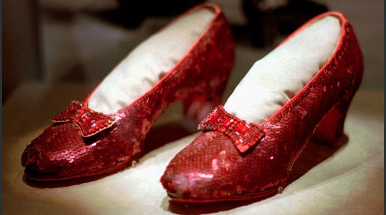 El FBI recupera los zapatos de “El Mago de Oz” robados hace 13 años