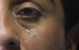 Entre lágrimas y asco, venezolanas se prostituyen en Colombia para enviar dinero a su familia