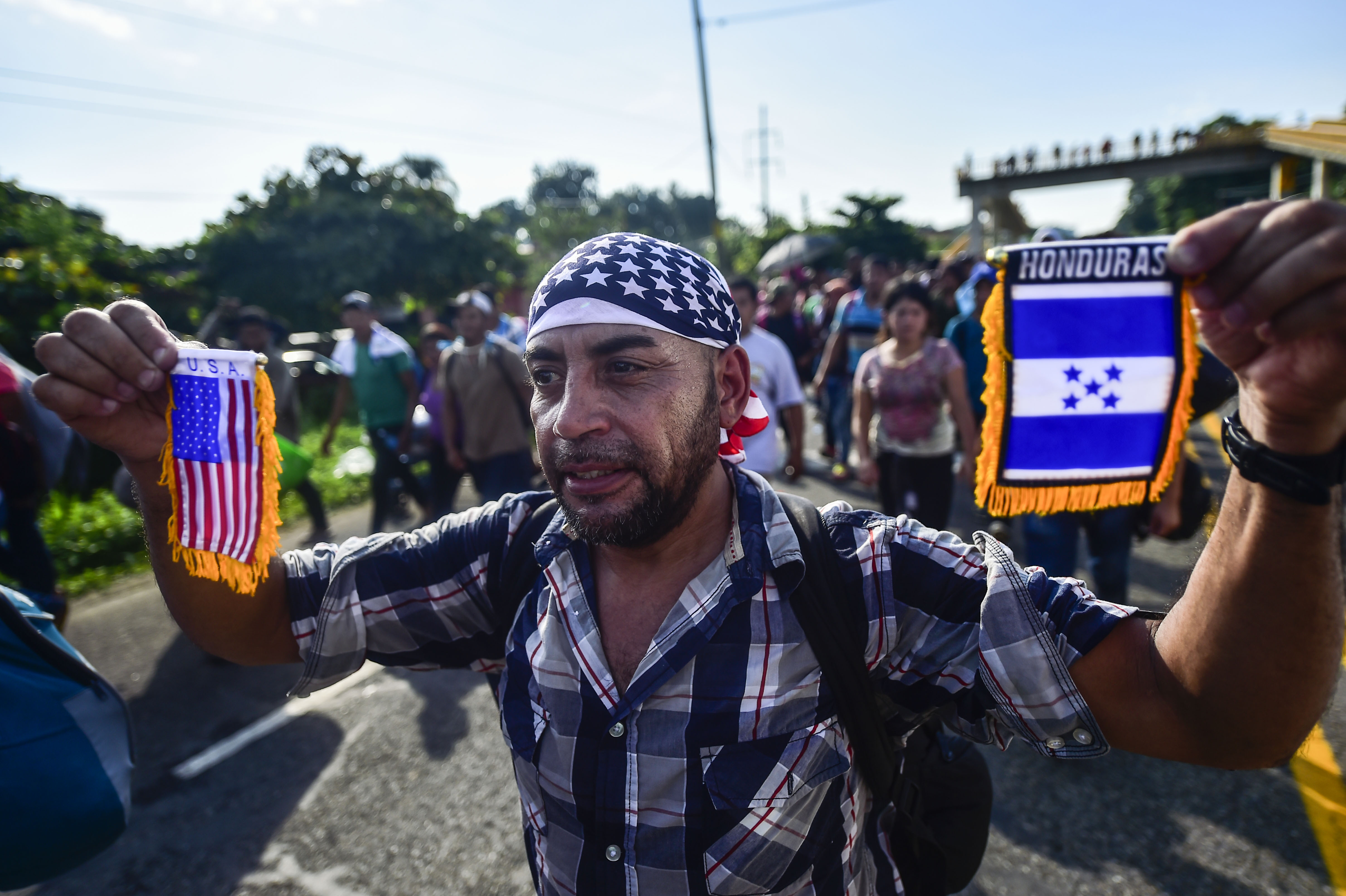 Iglesia de El Salvador pide que se respeten los derechos de hondureños en caravana