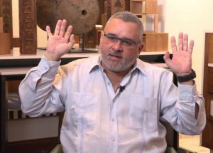 Detenido exministro de defensa de El Salvador y ordenan captura para expresidente por pactar tregua con pandillas