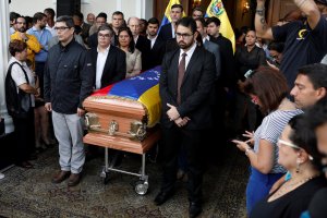 Francia convoca al embajador venezolano tras muerte del concejal Albán