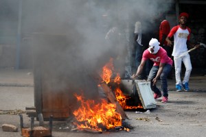 Al menos un muerto, decenas de heridos en protestas en Haití por escándalo de Petrocaribe